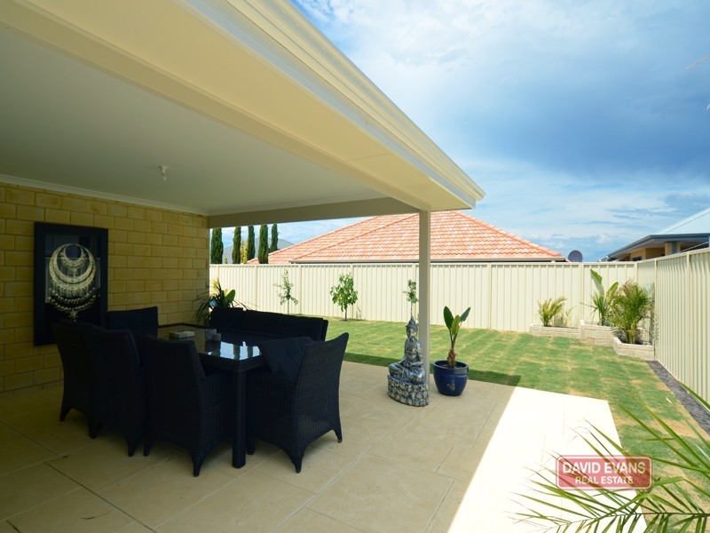 12 Hopewell Pass, Carramar WA 6031