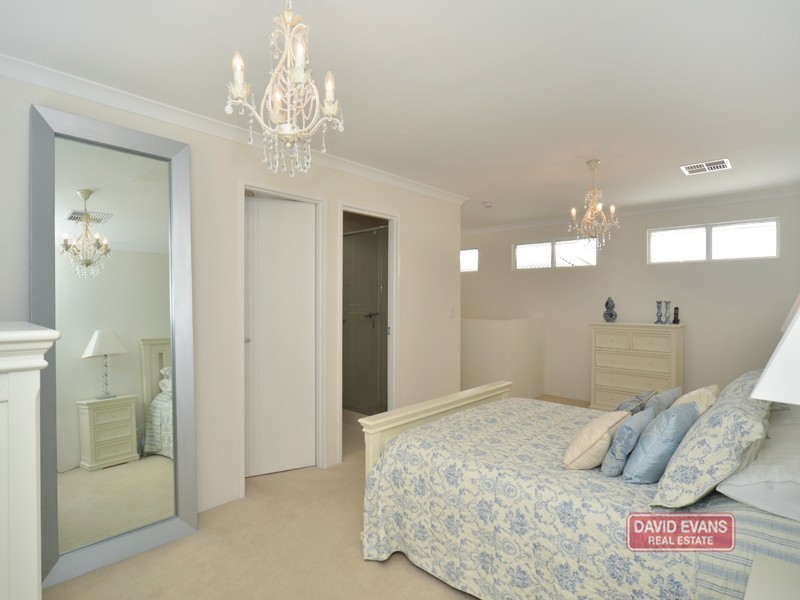 12 Hopewell Pass, Carramar WA 6031