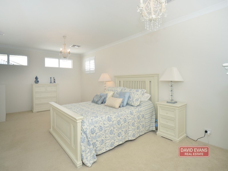 12 Hopewell Pass, Carramar WA 6031