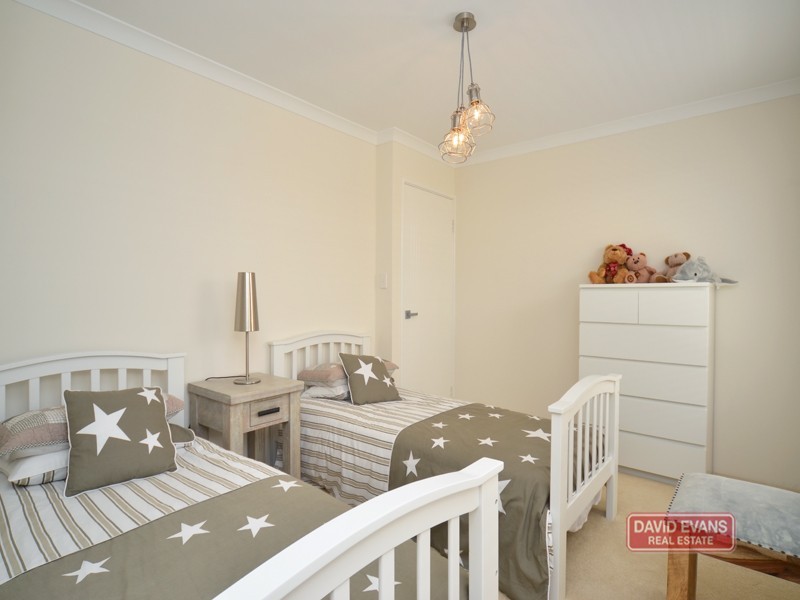 12 Hopewell Pass, Carramar WA 6031