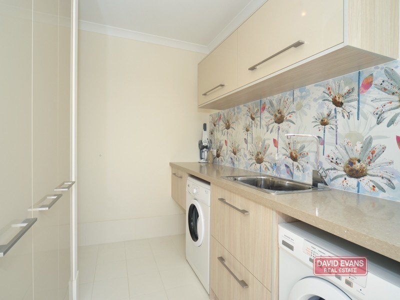 12 Hopewell Pass, Carramar WA 6031