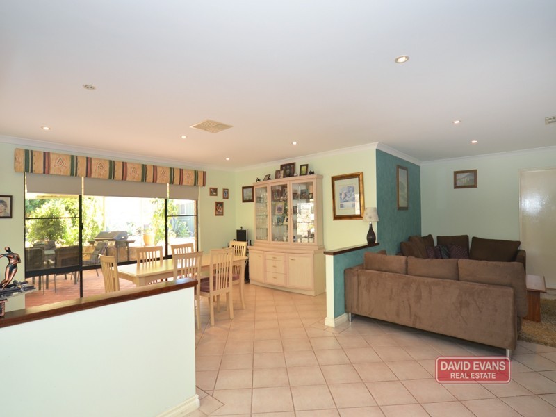57 Stradbroke Gardens, Ridgewood WA 6030