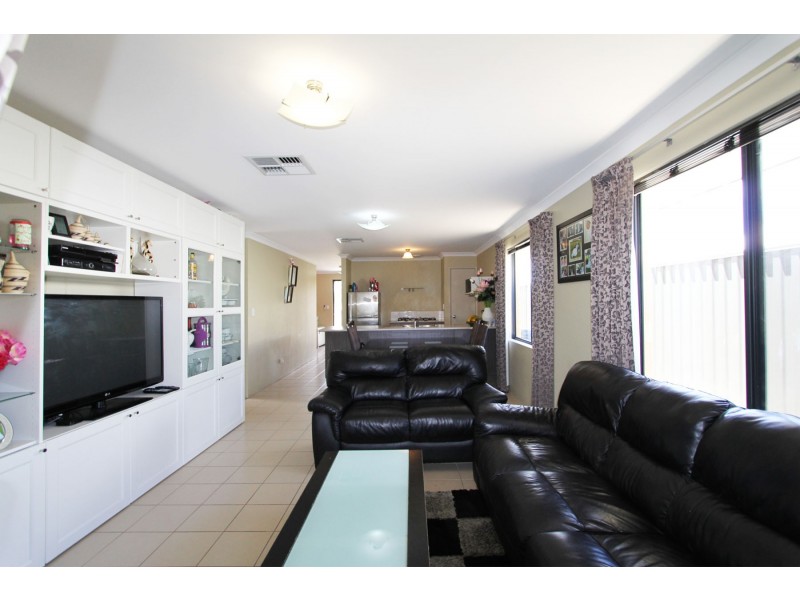 9 Rennes Lane, Landsdale WA 6065