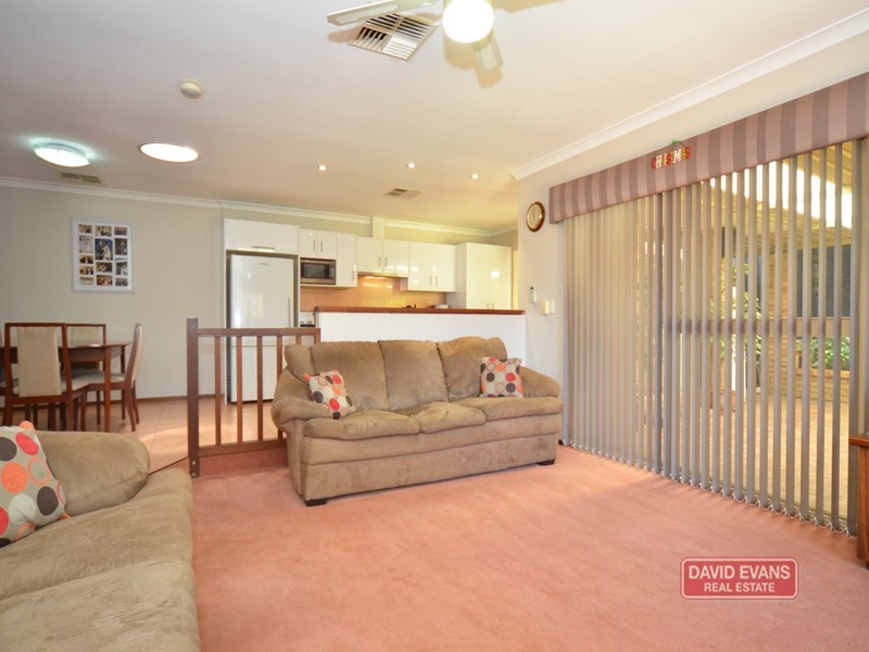 12 Drayton Green Way, Kingsley WA 6026