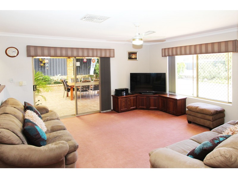 12 Drayton Green Way, Kingsley WA 6026