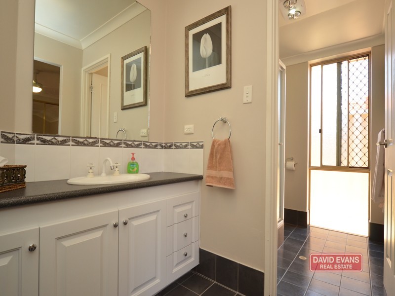 12 Drayton Green Way, Kingsley WA 6026