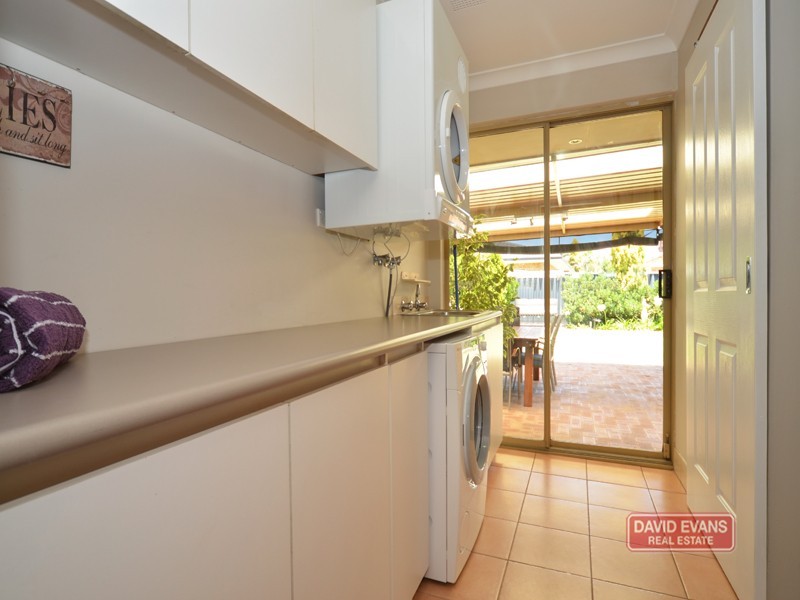 12 Drayton Green Way, Kingsley WA 6026