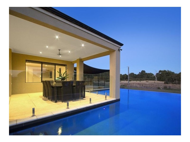 258 Neaves Road, Mariginiup WA 6065