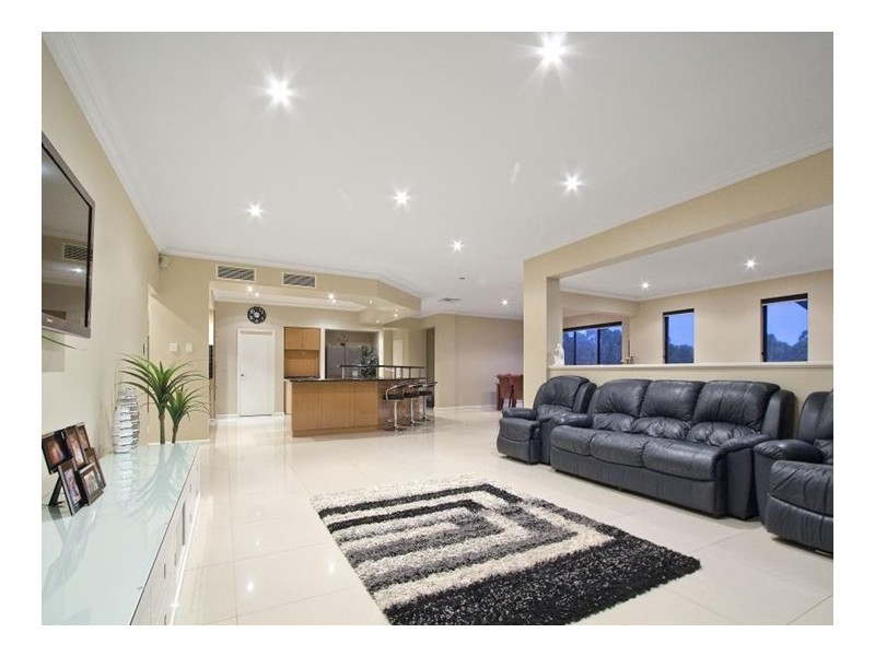 258 Neaves Road, Mariginiup WA 6065