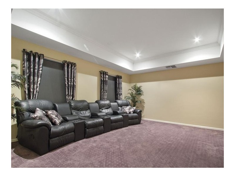 258 Neaves Road, Mariginiup WA 6065