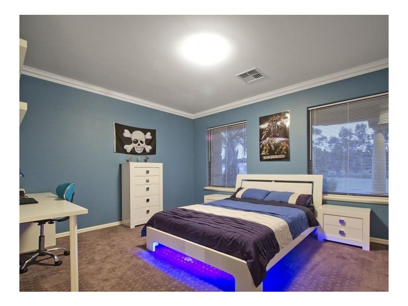 258 Neaves Road, Mariginiup WA 6065