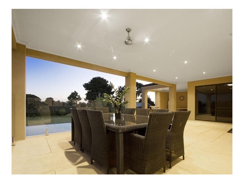 258 Neaves Road, Mariginiup WA 6065