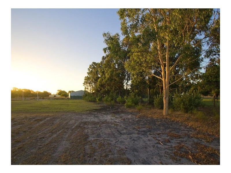 258 Neaves Road, Mariginiup WA 6065