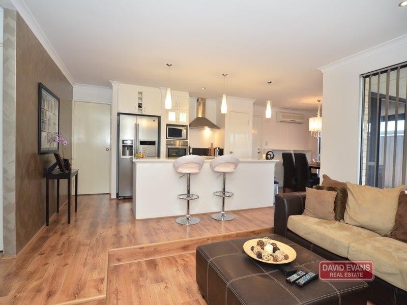 31 Brunswick Circ, Banksia Grove WA 6031