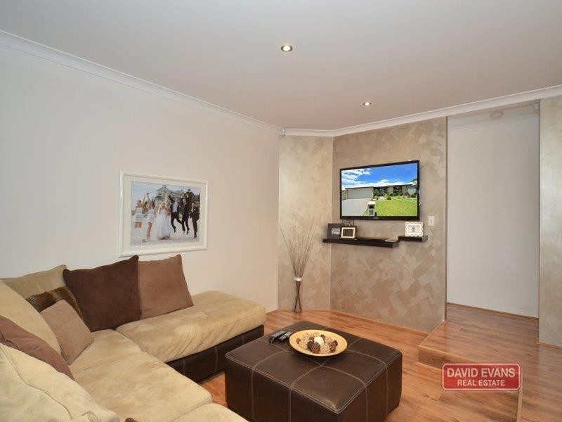 31 Brunswick Circ, Banksia Grove WA 6031