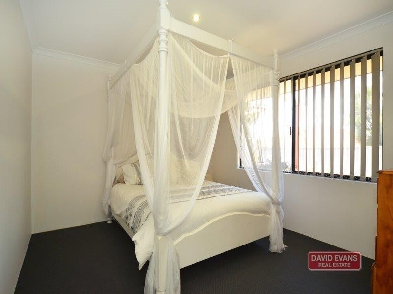 31 Brunswick Circ, Banksia Grove WA 6031