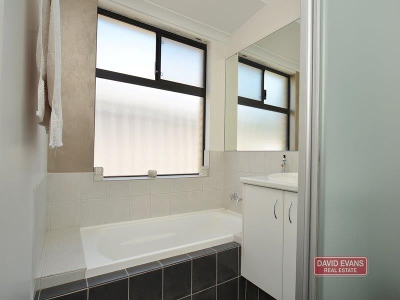 31 Brunswick Circ, Banksia Grove WA 6031