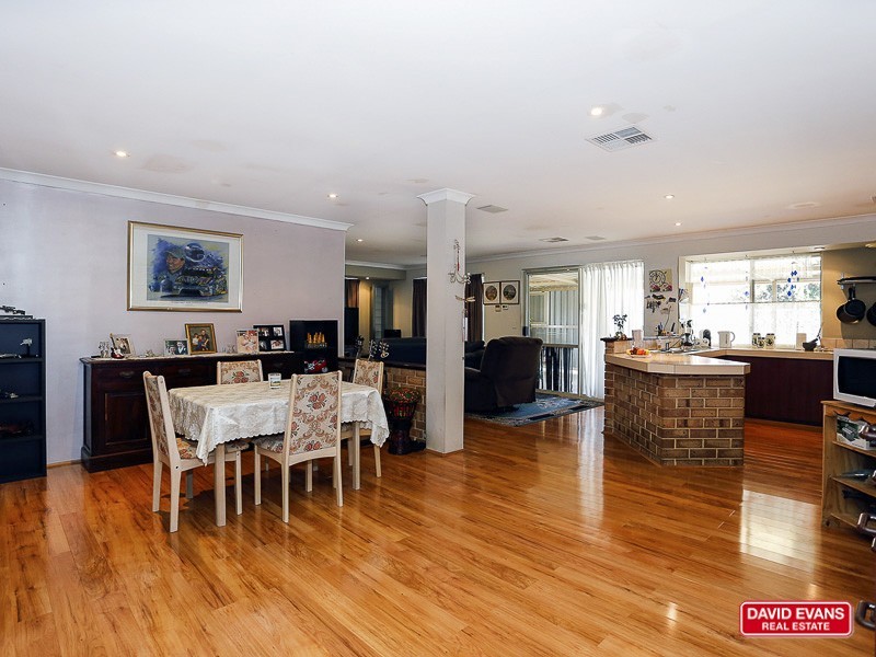 8 Aberdeen Way, Kinross WA 6028