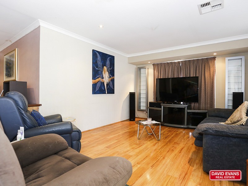 8 Aberdeen Way, Kinross WA 6028