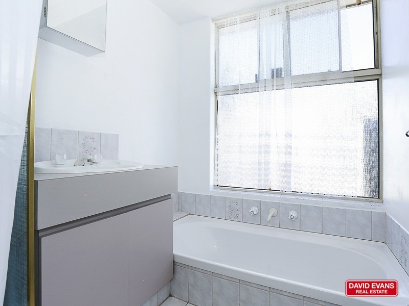 8 Aberdeen Way, Kinross WA 6028