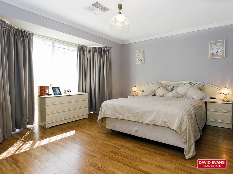 8 Aberdeen Way, Kinross WA 6028