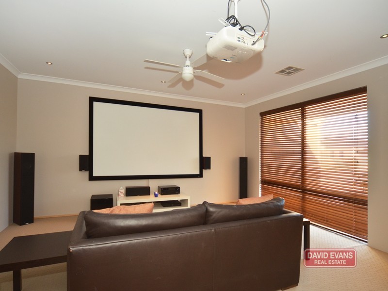 11 Colwyn Loop, Tapping WA 6065