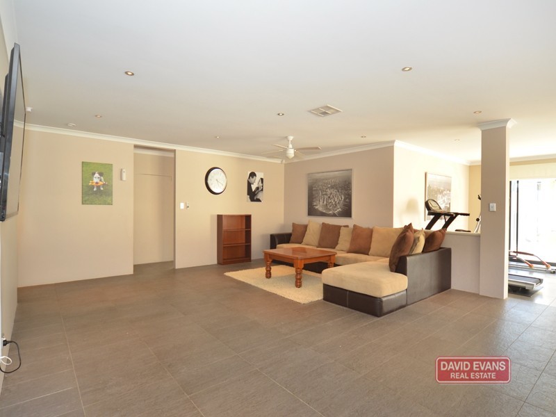 11 Colwyn Loop, Tapping WA 6065