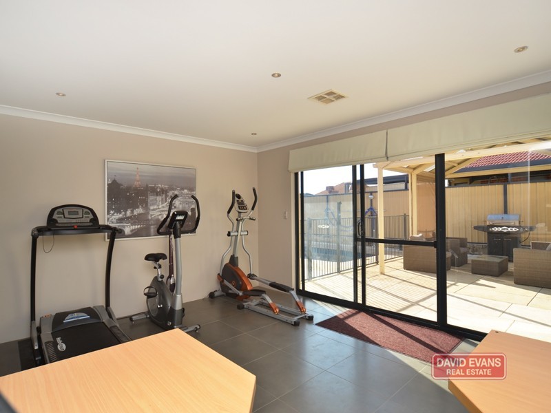 11 Colwyn Loop, Tapping WA 6065