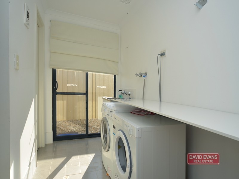 11 Colwyn Loop, Tapping WA 6065