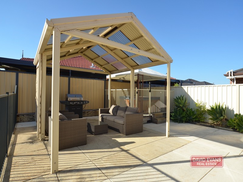 11 Colwyn Loop, Tapping WA 6065