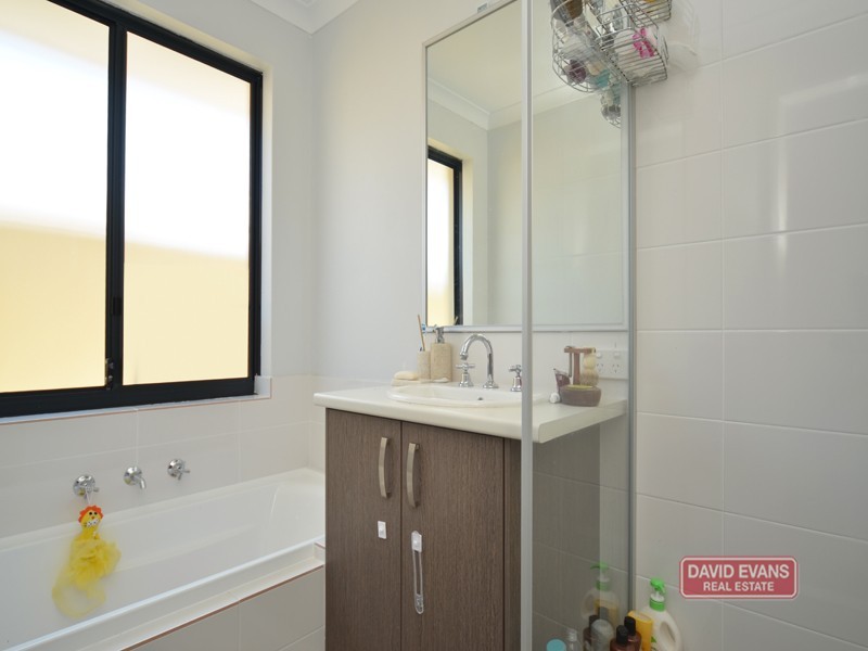 22 Fogliani Loop, Sinagra WA 6065