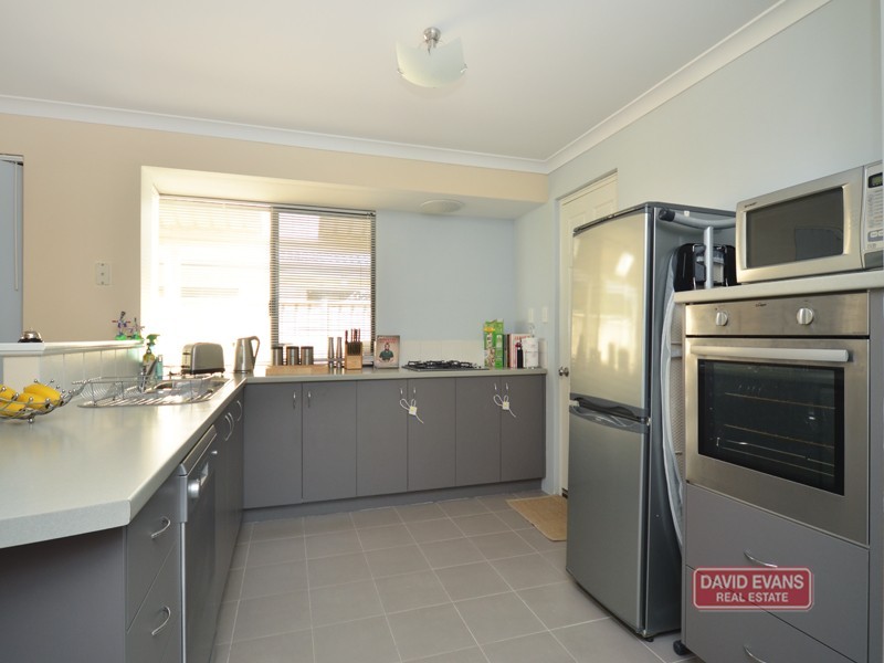 10 Alandale Bend, Banksia Grove WA 6031