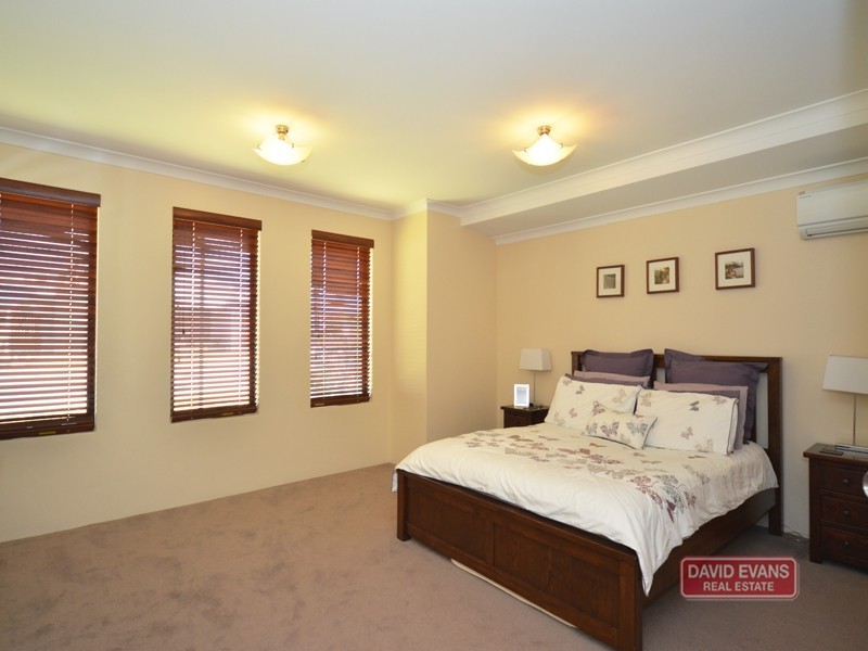 10 Alandale Bend, Banksia Grove WA 6031