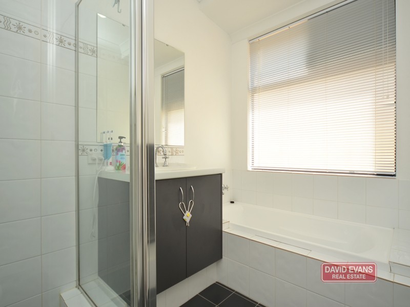 10 Alandale Bend, Banksia Grove WA 6031