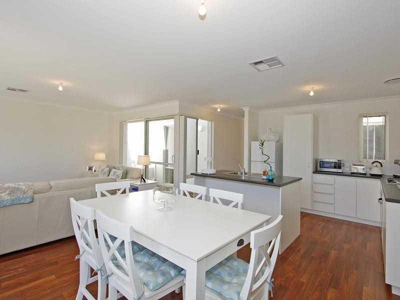 48 Kahana Parkway, Butler WA 6036