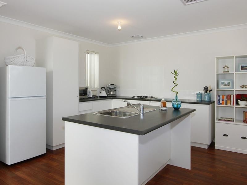 48 Kahana Parkway, Butler WA 6036