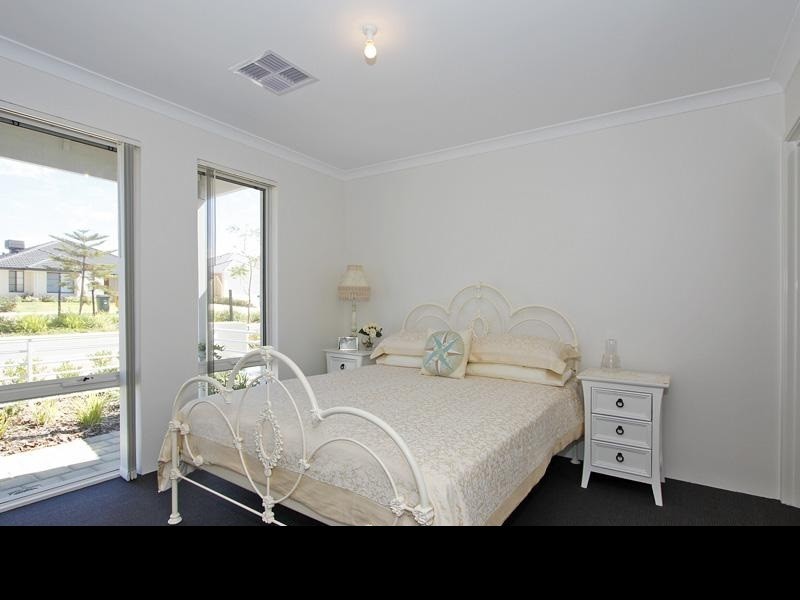 48 Kahana Parkway, Butler WA 6036