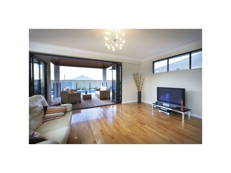 20 Venice Entrance, Iluka WA 6028