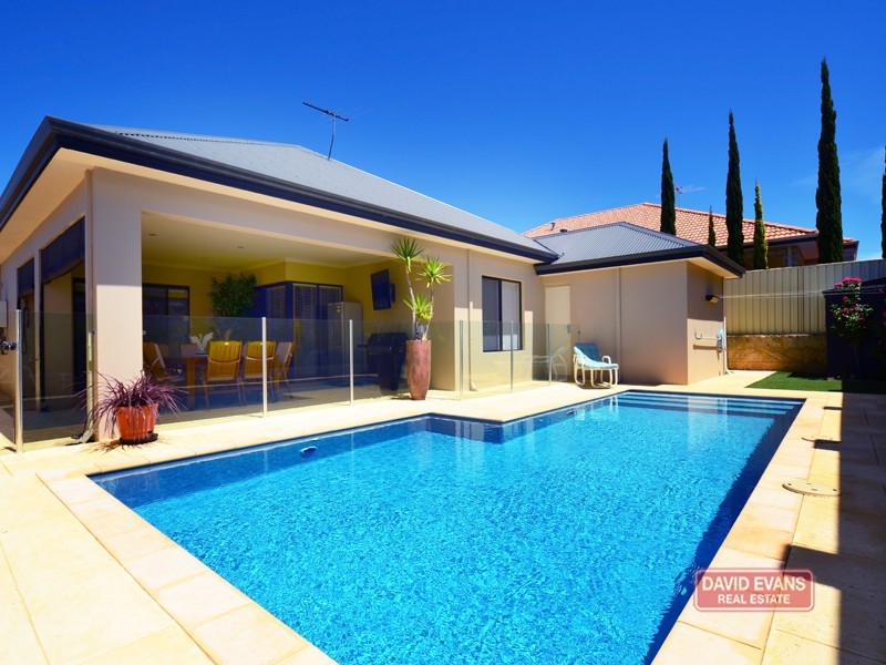 17 Bardeen Pass, Carramar WA 6031