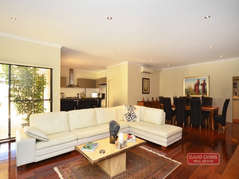 17 Bardeen Pass, Carramar WA 6031