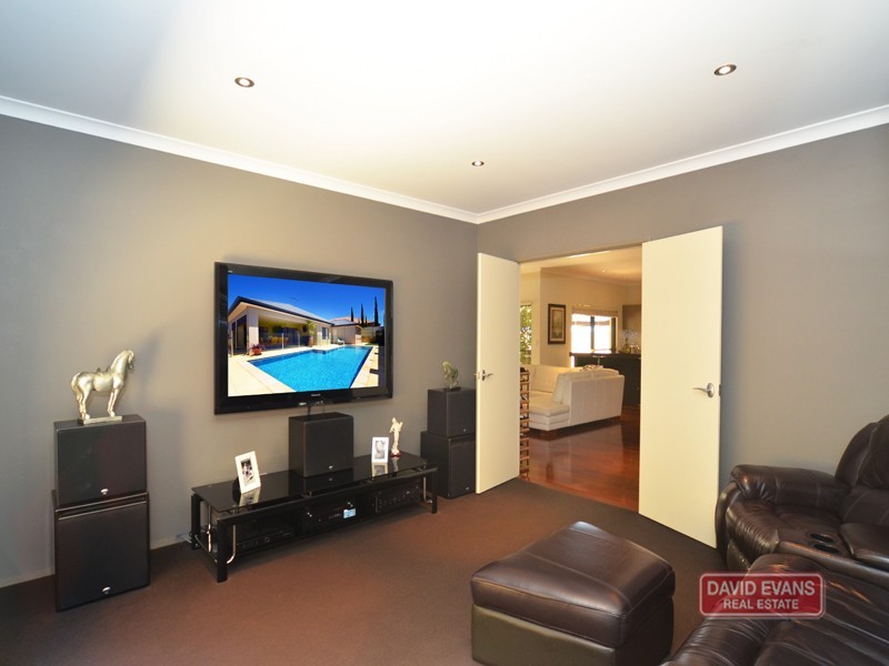 17 Bardeen Pass, Carramar WA 6031