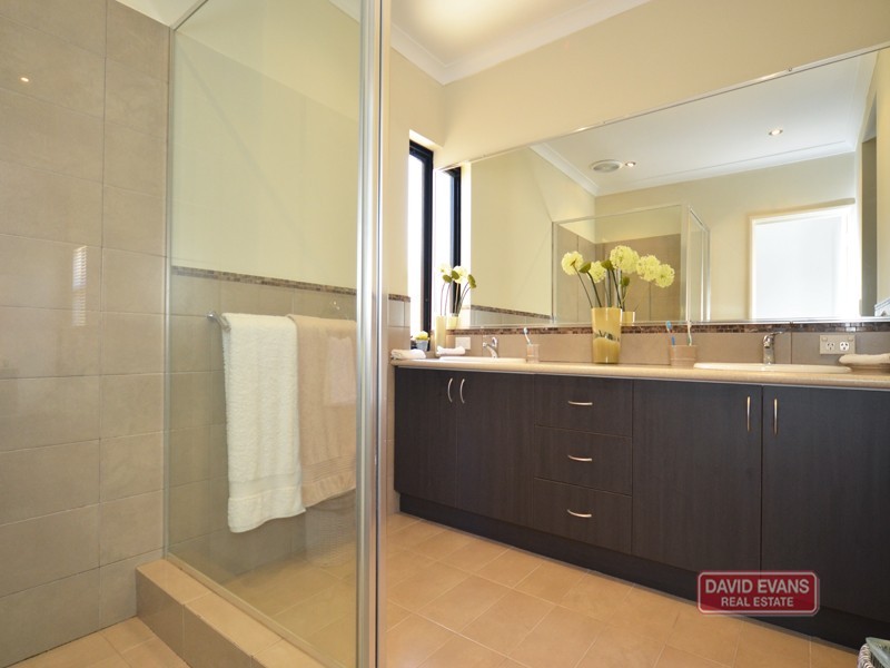 17 Bardeen Pass, Carramar WA 6031