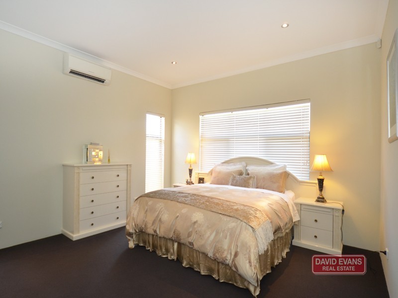 17 Bardeen Pass, Carramar WA 6031