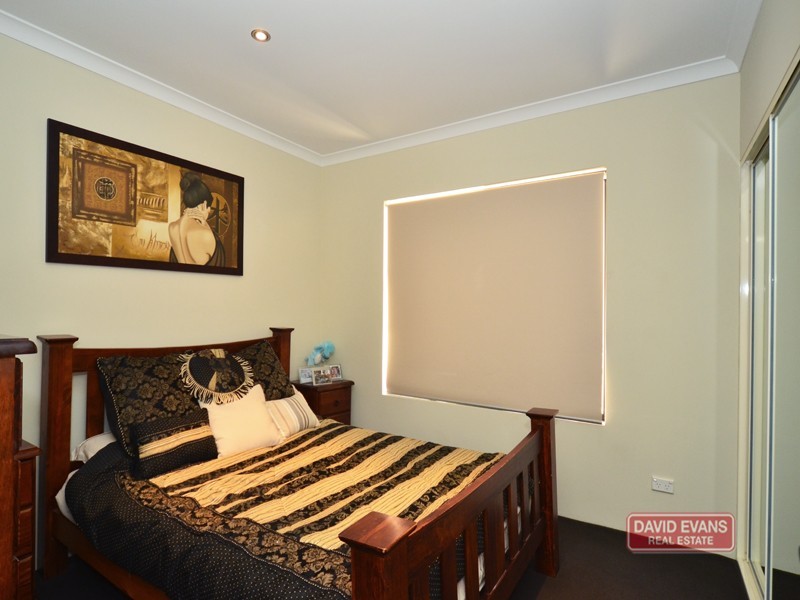 17 Bardeen Pass, Carramar WA 6031