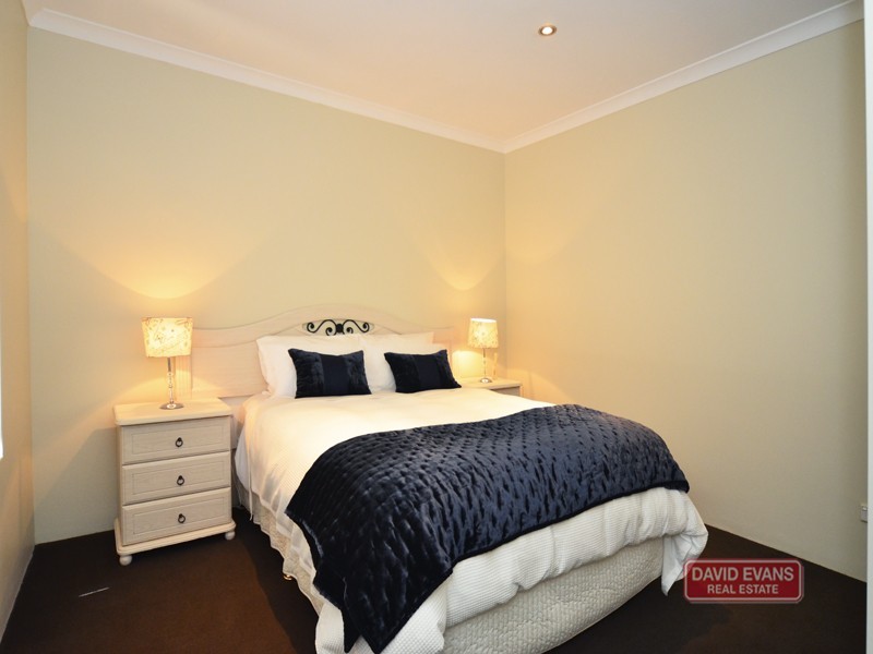 17 Bardeen Pass, Carramar WA 6031