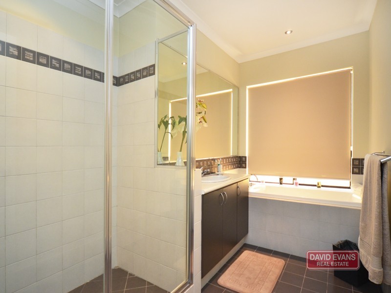 17 Bardeen Pass, Carramar WA 6031