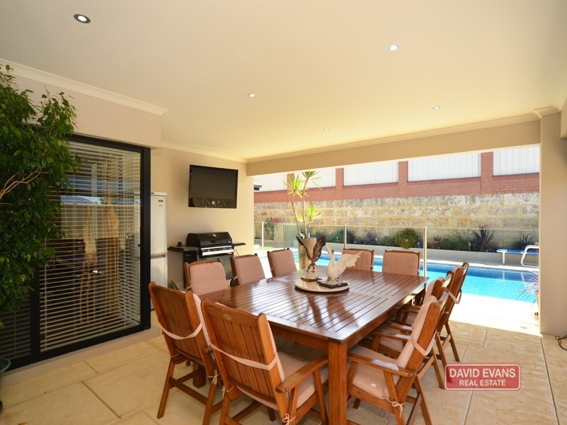 17 Bardeen Pass, Carramar WA 6031