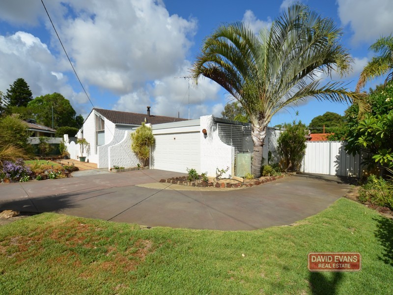 9 Huntsville Crt, Wanneroo WA 6065
