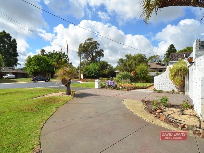 9 Huntsville Crt, Wanneroo WA 6065