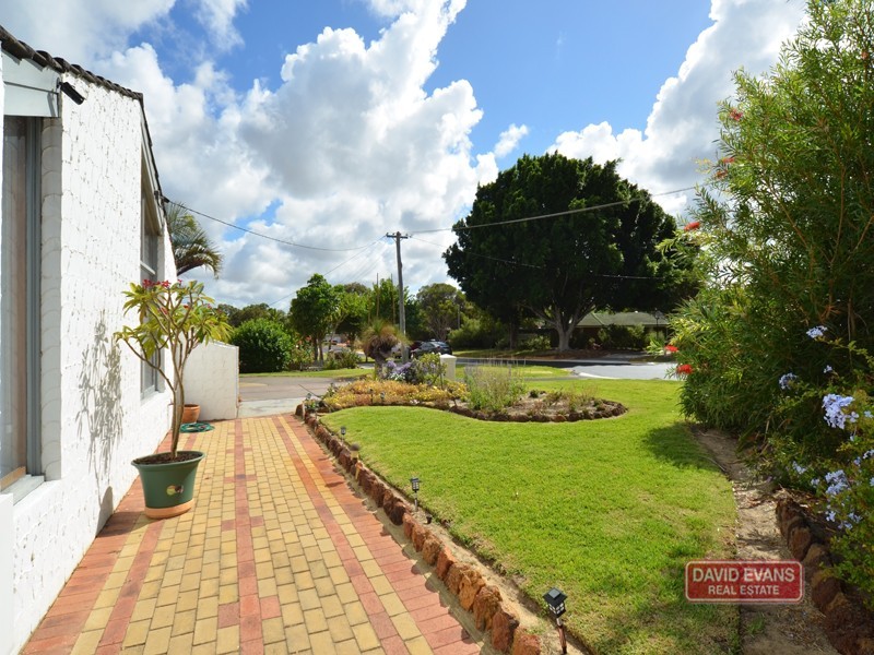 9 Huntsville Crt, Wanneroo WA 6065